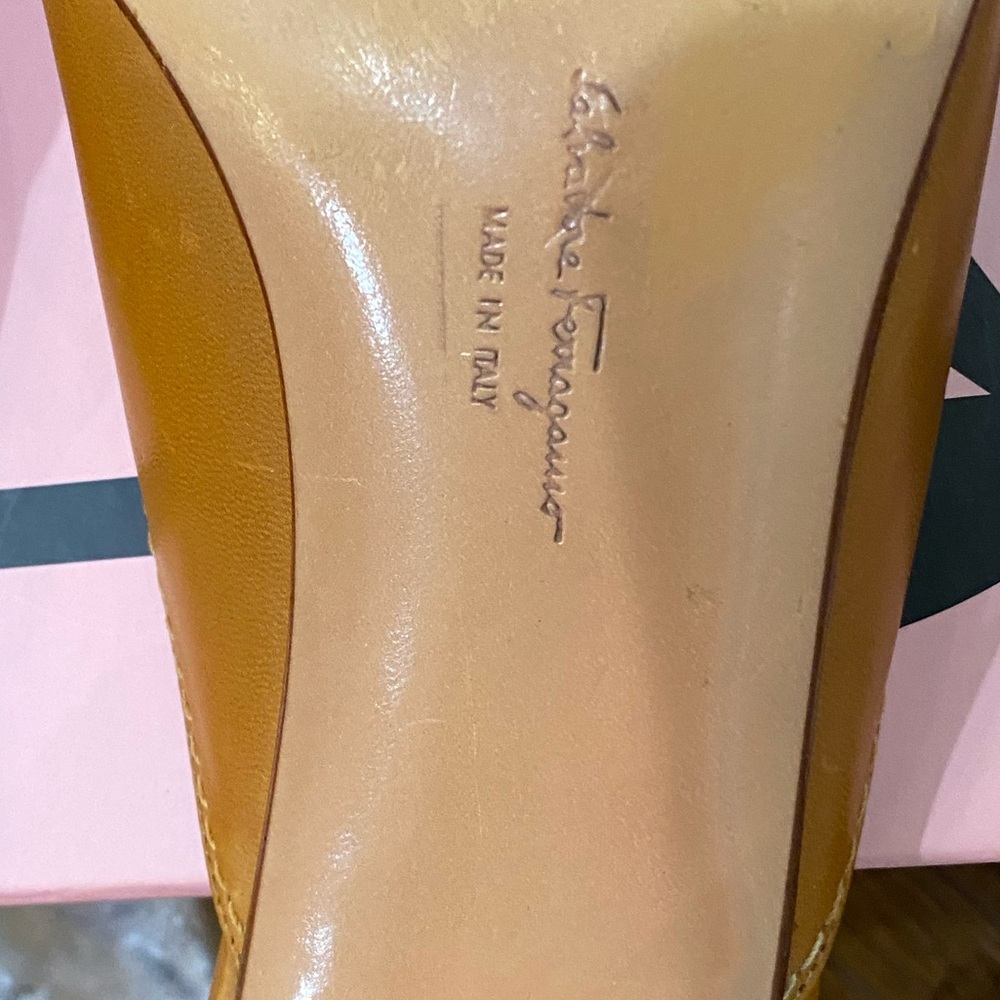 LIKE NEW Salvatore Ferragamo Cognac Mules size 8 - Picture 6 of 11
